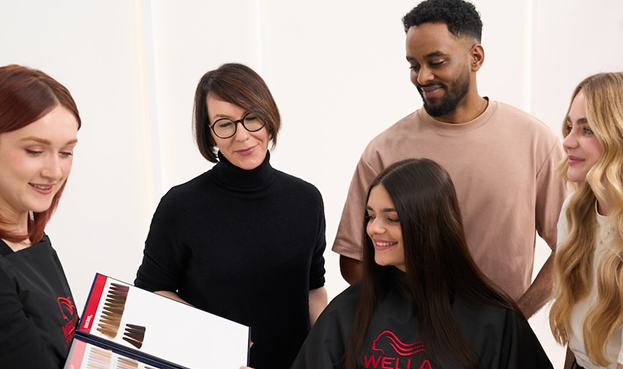 World-Class Beauty Education Led by Signature Artists - <em>In-Studio & Online Learning </em>